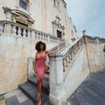 Juliana Paes Instagram - Taormina sua linda!!!! 💜🍊🌸 Taormina, Sicily