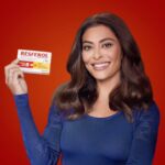 Juliana Paes Instagram - Dou uma chance para vocês adivinharem quem faz o maaaior drama aqui em casa quando fica gripado. Mas gente, a gripe não precisa ser uma novela. Conte com @resfenoloficial, o Especialista contra os sintomas da gripe. #Publi