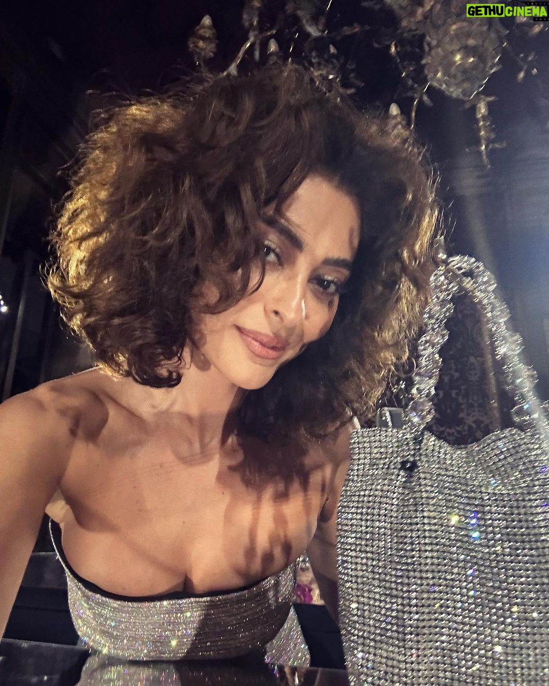 Juliana Paes Instagram - #tbt 🖤✨🎶