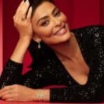 Juliana Paes Instagram - Começou a época mais amada do ano! ❤️ O #LançamentoCelebrar da @montecarlojoias traz coleções em Ouro, Diamantes, Pedras Preciosas e Prata, e nos convida a brindar o brilho da vida, em todos os seus sentidos. Joias perfeitas para presentear ou ser presentada e celebrar momentos extraordinários! Eu estou apaixonada, e vocês? #NatalMonteCarlo