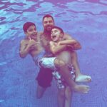 Juliana Paes Instagram - Eu tive a maior sorte do mundo de ter os dois melhores pais que eu poderia pedir: o primeiro, Carlos Hernique Paes, meu pai! E o segundo, Dudu Baptista, meu marido, meu companheiro e pai dos nossos filhos! Esses dois homens são a base da minha família, da minha história, e sem eles nada disso aqui seria possível. Que sorte a minha! E que sorte a dos nossos meninos por terem esses dois homens incríveis em suas vidas!