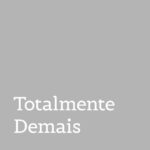 Juliana Paes Instagram - Há 08 anos estreava #TotalmenteDemais, e com ela, a minha primeira vilã. Ou quase vilã… pq ela não era tão malvada assim kkkkk Carol era debochada, mandona, geniosa, mas também cheia de ternura e amor e isso era o mais gostoso, brincar de boa e má, como somos todos nós. Foi lindo uma história tão gostosa de contar. Poder trabalhar com um elenco tão talentoso e ver em tempo real o crescimento de jovens artistas incríveis. E isso só foi possível graças ao trabalho de grandes equipes de câmeras, produção, direção, roteiro, maquiagem, áudio, edição, efeitos especiais, camareiras… um exército de profissionais que contribuíram para a realização dessa novela. Sou grata a @rosanesvartman , @paulohalm , @luizhrios e @tvglobo pela oportunidade de viver esse sonho. E grata a todos os colegas com quem passei momentos inesquecíveis ❤️