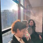 Juliana Paes Instagram - Tente fazer uma pose séria ao lado delas @palommaduarte @marthanowill e falhe miseravelmente! Ahahahaha ❤️ #PedaçoDeMim @netflixbrasil