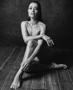 Juliana Paes Instagram - #tbt desse ensaio que eu AMO 🔥📸 Ensaio para o @cadernoela com fotos do meu querido @danielmattar, edição de moda de @bebelmoraes e beleza de @vinikilesse!