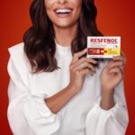 Juliana Paes Instagram - Depois que eu virei embaixadora de @resfenoloficial aprendi muita coisa. Inclusive, a Etiqueta do Espirro! Isso mesmo, gente. Vocês já conhecem? Quer aprender também? Confira e compartilhe com os amigos mais próximos. #Publi