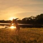 Juliana Paes Instagram - 1 ANO DE ESTREIA DE PANTANAL! 😱😱 Eu não estava preparada pra essa data, gente!!! Agora tô aqui matando a saudade de várias cenas da novela e vc vai assistir comigo também!! Prepara o lencinho e vem comigo ver a despedida de Maria Marruá em #Pantanal! E me conta aqui… Qual a sua cena favorita? #TBT