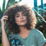 Juliana Paes Instagram - O que podemos fazer pelo planeta? O primeiro passo é ter consciência sobre nosso impacto ambiental. Nos últimos anos, a maior floresta tropical do mundo sofre com níveis alarmantes de desmatamento. Promover a conservação da biodiversidade é um compromisso de todos, e a @trusshair faz parte dessa ação. A marca destina parte da renda obtida com as vendas da linha Equilibrium ao @institutoipe . O IPÊ (Instituto de Pesquisas Ecológicas) vai implementar um projeto piloto de restauração ambiental no Baixo Rio Negro, Amazonas. Com o apoio do IPÊ e das comunidades locais, a Truss ajuda a semear mais vida na Amazônia, fortalecendo seus maiores guardiões: as pessoas que vivem na floresta. Você pode fazer parte desse movimento. Encontre os produtos da Linha Equilibrium no site da Truss e nos melhores salões do Brasil. Você vai ver como é possível gerar desenvolvimento sendo sustentável. Dê uma olhada nas redes da Truss durante esse mês pra conferir mais ações. Truss cuida de você e cuida da Amazônia. #TrussCuidandoDeVocêEDaAmazônia #amazonconservationeditiontruss #meioambientetruss #amazontruss | publicidade