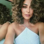 Juliana Paes Instagram - Uma morena iluminada biscoitando seu feedzinho 🤎