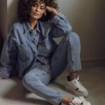 Juliana Paes Instagram - Conforto e estilo em todos meus passos com esse modelo da coleção primavera/verão 2024 da @dakotacalcados . 👟✨😍 #MinhaDakota #PrimaveraVerão2024dakota #Brilhandojuntas