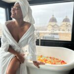Juliana Paes Instagram - Não é à toa que Roma tem as mesmas letras que tem o Amor! Nunca vou esquecer essa vista! Hotel Hassler Roma