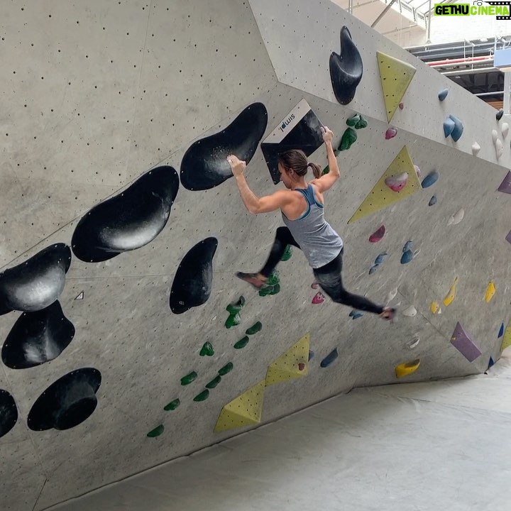 Juliane Wurm Instagram - Yassss! Very happy to be climbing again:)) Second time climbing since gyms were opened again and first post-med-school climbing session 😁😁😁 @mammut_swiss1862 @madrockclimbing Cologne, Germany