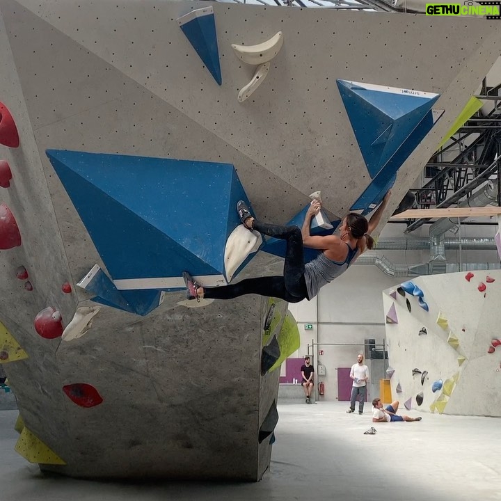 Juliane Wurm Instagram - Yassss! Very happy to be climbing again:)) Second time climbing since gyms were opened again and first post-med-school climbing session 😁😁😁 @mammut_swiss1862 @madrockclimbing Cologne, Germany
