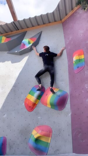 Juliane Wurm Instagram - Testing while setting at @bright_site when it was still @kyra_condie-T-shirt weather :) 

@madrockclimbing