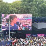 Juliane Wurm Instagram - 10 Erkenntnisse aus 10 Tagen EM in München: - es ist die heftigste Organisationsleistung so ein Event auf die Beine zu stellen (macht man sich ja kein Bild, wenn man selbst nur mitmacht) und ich werde für immer allen Respekt für Menschen haben, die sowas hinbekommen (@munich2022) - es ist mega schwer in ein Mikrofon zu sprechen, weil es so eine lästige Verzögerung gibt, durch die man sich fühlt als würde man mit sich selbst im Kanon sprechen - danke für die Geduld mit mir @taufigk & @yousefsafri! - Nach anfänglichem Zweifel hinsichtlich Sport-Großevents, bin ich ziemlich positiv angetan davon, wie sich unterschiedliche Sportarten gegenseitig befruchten und wie Sport trotz aller Krisen auf der Welt irgendwie doch verbindet - Bin endlich Expertin in irgendwas - Die neue olympische Boulder & Lead-Kombi ist super; über die Punktewertung könnte sich nochmal jemand Gedanken machen - Hab jetzt Bock Beach-Volleyball zu spielen - @janja_garnbret ist außerirdisch gut und geht scheinbar immer früh ins Bett - Wenn man sich in Bayern nicht 24/7 von Würstchen und Bier ernährt, verhungert man; @florian_ges liebt München trotzdem - bin ready für Kletterurlaub 🐸❤️ Munich, Germany
