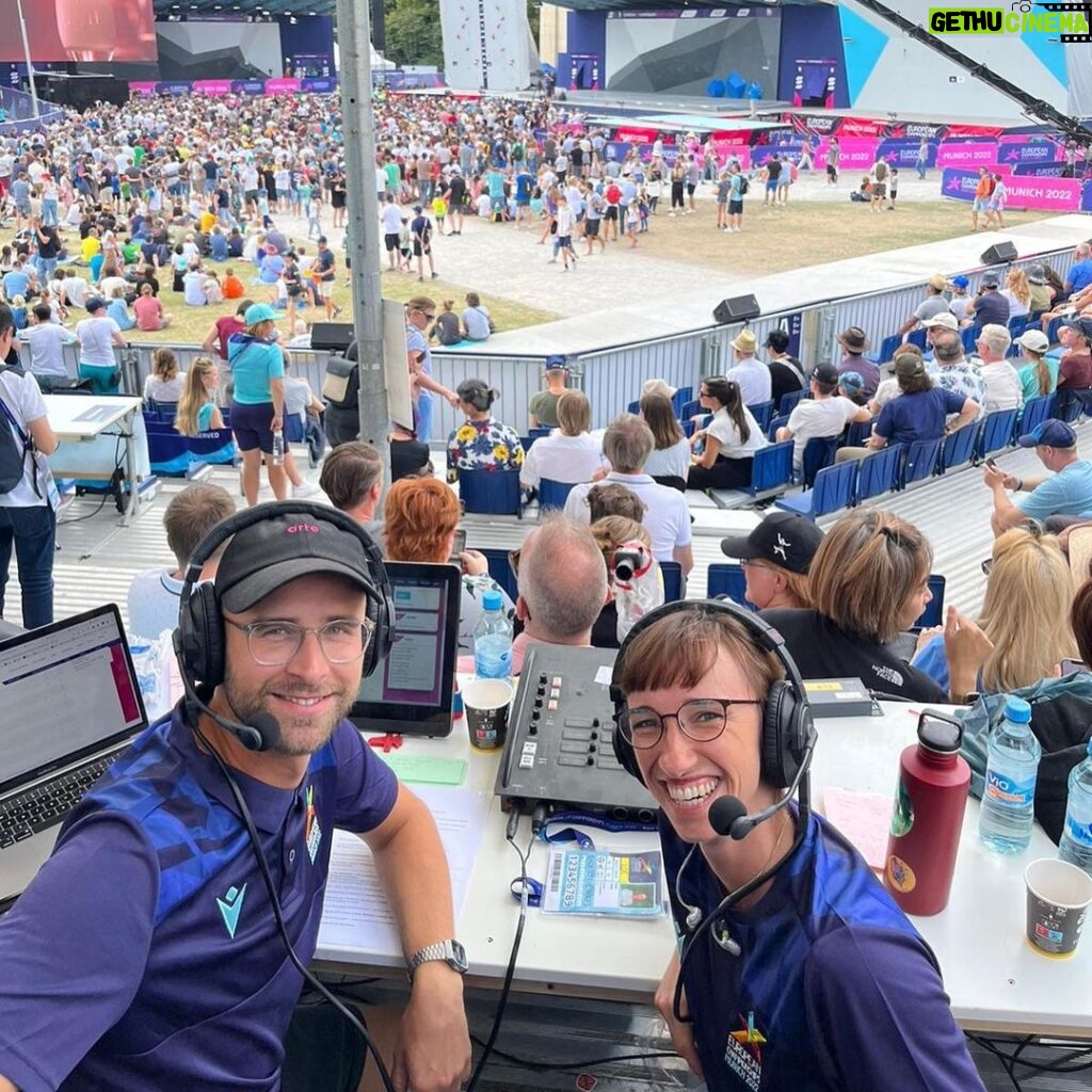 Juliane Wurm Instagram - What a comp, what a venue! Having a blast co-commentating with the fabulous @yousefsafri and @taufigk at Königsplatz, @munich2022! Restday today and then two more day with the future Olympic format Lead & Boulder and the newly crowned Vice European Champion @hannah_meul 👑! First pic by @djleoleo Munich, Germany