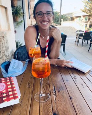 Juliane Wurm Instagram - Das beste am Kletterurlaub ist das Abhängen im Café mit @naomiwgr.