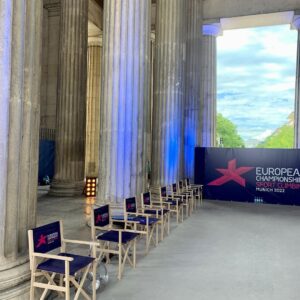 Juliane Wurm Instagram - 10 Erkenntnisse aus 10 Tagen EM in München: 
- es ist die heftigste Organisationsleistung so ein Event auf die Beine zu stellen (macht man sich ja kein Bild, wenn man selbst nur mitmacht) und ich werde für immer allen Respekt für Menschen haben, die sowas hinbekommen (@munich2022)
- es ist mega schwer in ein Mikrofon zu sprechen, weil es so eine lästige Verzögerung gibt, durch die man sich fühlt als würde man mit sich selbst im Kanon sprechen - danke für die Geduld mit mir @taufigk & @yousefsafri! 
- Nach anfänglichem Zweifel hinsichtlich Sport-Großevents, bin ich ziemlich positiv angetan davon, wie sich unterschiedliche Sportarten gegenseitig befruchten und wie Sport trotz aller Krisen auf der Welt irgendwie doch verbindet 
- Bin endlich Expertin in irgendwas 
- Die neue olympische Boulder & Lead-Kombi ist super; über die Punktewertung könnte sich nochmal jemand Gedanken machen
- Hab jetzt Bock Beach-Volleyball zu spielen
- @janja_garnbret ist außerirdisch gut und geht scheinbar immer früh ins Bett 
- Wenn man sich in Bayern nicht 24/7 von Würstchen und Bier ernährt, verhungert man; @florian_ges liebt München trotzdem 
- bin ready für Kletterurlaub 🐸❤️