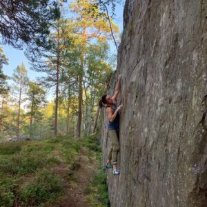Juliane Wurm Instagram - 🍃🇸🇪 
.

Kanelbullar, fika, mosquito bites and some bouldering in Västervik :)