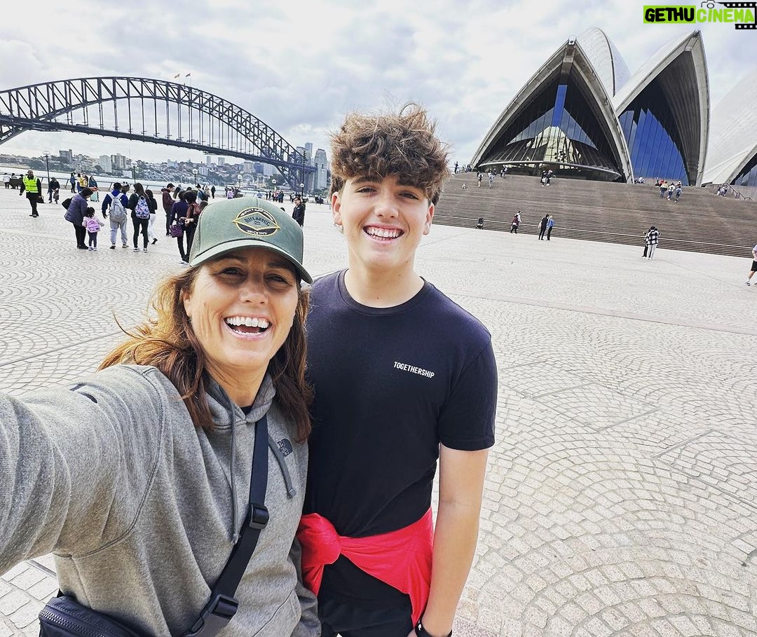 Julie Foudy Instagram - Made it! Sydney for a couple days and then finally back to states. Off to France vs Panama tonight. 💃🏻👊🏼#womensworldcup Sydney, Australia