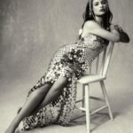 Juliette Instagram - Honrada em participar do InVogue, o primeiro livro da @voguebrasil, que traz, estampadas em suas paginas, as 52 mulheres influentes do Brasil que amam moda. Fotos: @fernando_tomaz Styling: @leandroportos Beleza: @herodrigues Produção executiva: @carolishimaru e @deialansky Set Design: @jeanlabanca Produção de Moda: @daniellezm e @mariaouantonia Assistentes de foto: @jorge.escudeiro Assistente de beleza: @rosadecarlosbeauty Assistente de Set Design: @pedrovilaca Retouch: @studiobrunorezende Camareira: @camila_barbosaa01