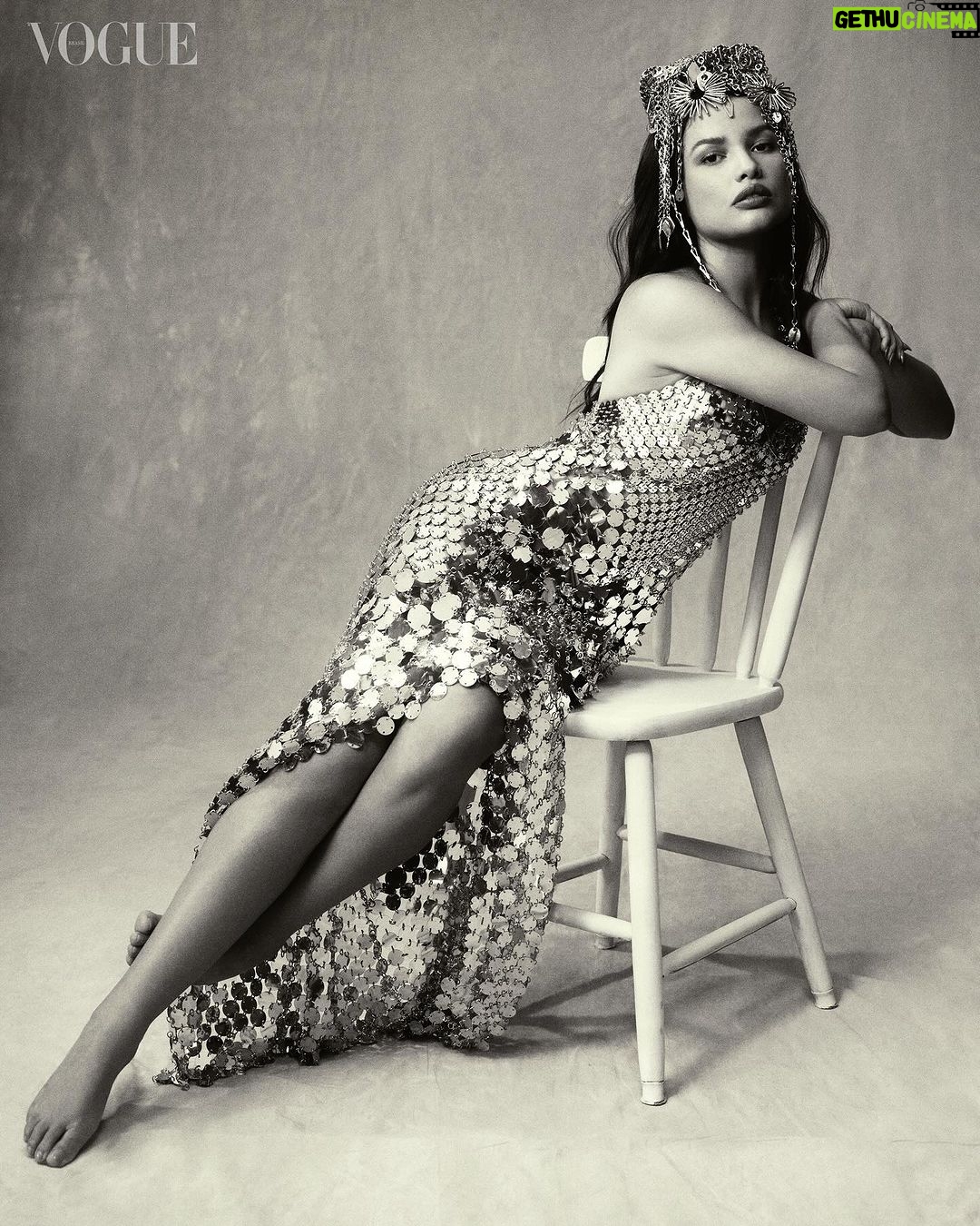 Juliette Instagram - Honrada em participar do InVogue, o primeiro livro da @voguebrasil, que traz, estampadas em suas paginas, as 52 mulheres influentes do Brasil que amam moda. Fotos: @fernando_tomaz Styling: @leandroportos Beleza: @herodrigues Produção executiva: @carolishimaru e @deialansky Set Design: @jeanlabanca Produção de Moda: @daniellezm e @mariaouantonia Assistentes de foto: @jorge.escudeiro Assistente de beleza: @rosadecarlosbeauty Assistente de Set Design: @pedrovilaca Retouch: @studiobrunorezende Camareira: @camila_barbosaa01