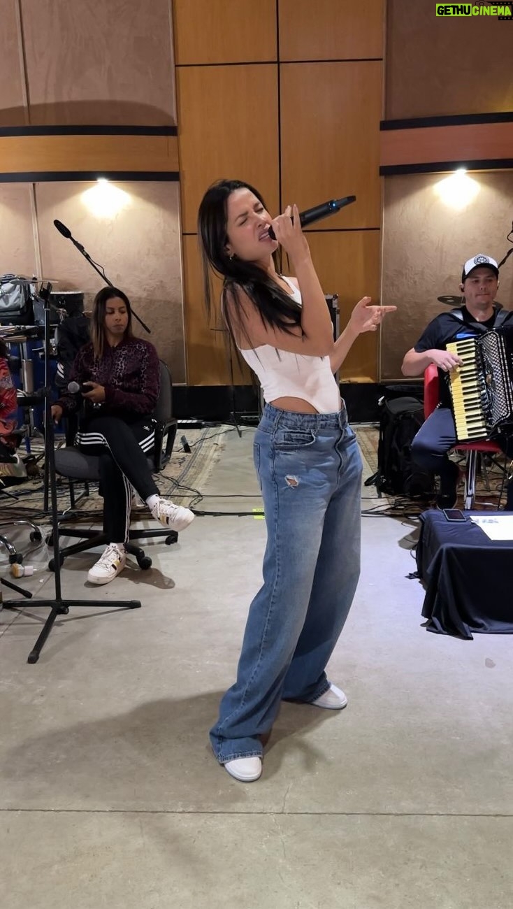 Juliette Instagram - Ensaiando… tá ficando lindo! ❤️ FALTAM 15 DIAS! Link dos ingressos na bio!
