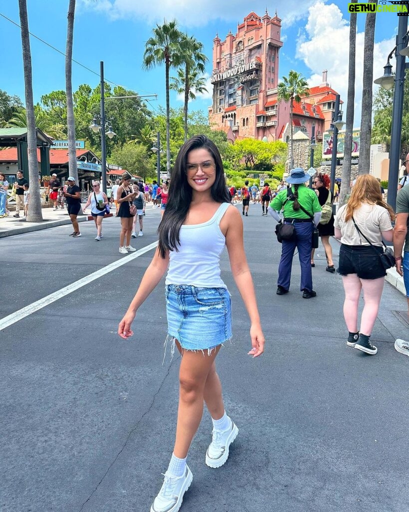 Juliette Instagram - Quem é essa turista feliz?! Deixa ela! @disneyworld.brasil, muito obrigada pelo convite ❤️ #disneyworldbrasil Hollywood Studios