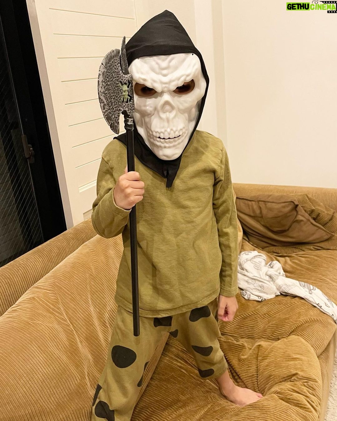 Jun Sena - 5.1K Likes -
Happy Halloween 🎃
#ハロウィン
#シュール
#息子満足
#父盛り上げる
#母引く
#娘怯える