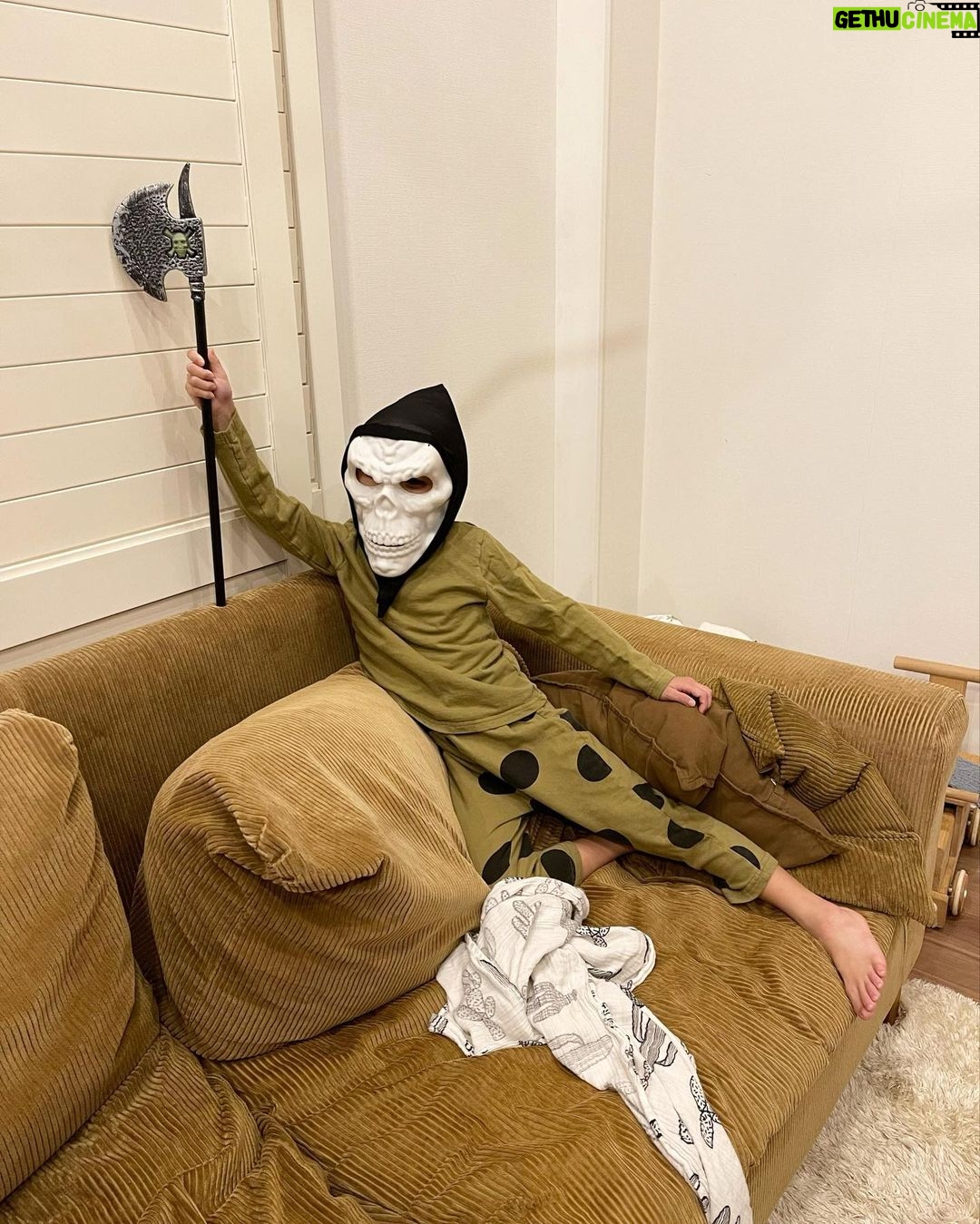 Jun Sena - 5.1K Likes -
Happy Halloween 🎃
#ハロウィン
#シュール
#息子満足
#父盛り上げる
#母引く
#娘怯える