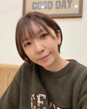 Jun Sena Instagram - ⁡
⁡
久しぶりの外出。
⁡
久しぶりのショート。
⁡
冬のショートはマフラーが巻きやすくていいね。
⁡
⁡
#ショートヘア
#丸みショート
#気分転換