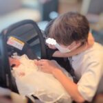Jun Sena Instagram - ⁡ ⁡ 生後５日目だった娘を、NPO法人ストークサポートさんの細やかなサポートに支えて頂き迎えに行った昨年の夏。 主人と息子、お義父さんお義母さん、そしてみほこが一緒に来てくれました。 ⁡ 息子は妹を迎えに行く嬉しさと、おじいちゃんおばあちゃんに会える嬉しさと、大好きなみほこちゃんも一緒という嬉しさで大興奮でした。 ⁡ 私個人としては、お義母さんがいて下さる安心感とみほこがいてくれる頼もしさの中、幸せなお迎えとなりました。 そして事情を理解して温かくご協力下さった、宿泊先のホテルスタッフの方にも感謝です。 ⁡ いつか娘が理解出来る日が来た時には、たくさんの愛が溢れた環境の中で家族になれた事を伝えてあげたいなと思います。 ⁡ ⁡ #特別養子縁組 #NPO法人ストークサポート #家族になった夏 #愛溢れる環境 #皆様に感謝