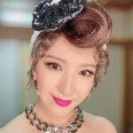 Jun Sena Instagram - ⁡ ⁡ ミュージカル「ビートルジュース」昨日開幕いたしました。 たくさんの拍手と笑い声に包まれた幸せな幕開けとなりました。 ⁡ 東京・名古屋・大阪と、約２ヶ月間のネザーワールド生活。 (私はネザーワールドには行かない設定ですがね) 体調に気をつけて、カンパニーの皆さまとお客様と共に楽しみたいと思います！ ⁡ ⁡ #ミュージカル #ビートルジュース #新橋演舞場 #デリア #瀬奈じゅん