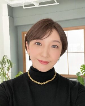 Jun Sena Instagram - ⁡
⁡
今日はお稽古休み。
ですが朝から別件の取材＆撮影でした。
詳細はまた改めてお知らせします。
⁡
今日は私服での撮影だったので、彩乃先輩から年末に頂いた誕生日プレゼントのピアスを付けてみました。
私好みのピアス、ありがとうございます！
⁡
やっと頂いたところで大変恐縮ではございますが、２ヶ月半後には今年の誕生日が来てしまうんですねー。
⁡
私の誕生日は毎年「１２月」という認識でよろしいのでしょうか？
⁡
ファイナルアンサー？
⁡
⁡
#彩乃かなみ さんからの
#誕生日プレゼント
#私が生まれたのは
#4月1日
#でも先輩がプレゼントくれた日が
#私の誕生日
#先輩次第で
#毎年誕生日変更 
#平和な変更 笑
