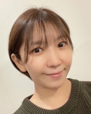 Jun Sena Instagram - ⁡
⁡
久しぶりの外出。
⁡
久しぶりのショート。
⁡
冬のショートはマフラーが巻きやすくていいね。
⁡
⁡
#ショートヘア
#丸みショート
#気分転換