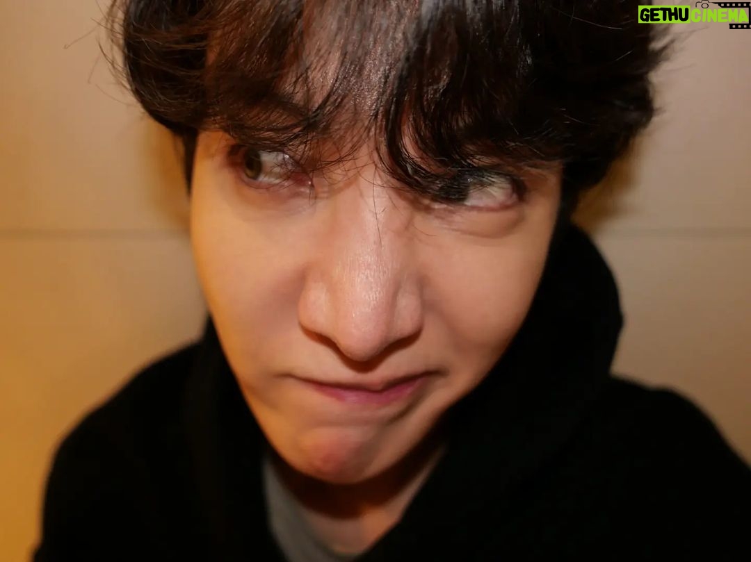 Jung Ho-seok Instagram - CRUSH HOUR !!!!! 🎅🎄🎉