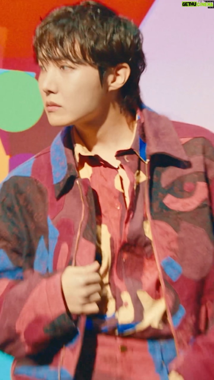 Jung Ho-seok Instagram - #LVMenFW23 #jhope at the #LouisVuitton Men’s Fall-Winter 2023 Fashion Show. Watch the full show on louisvuitton.com