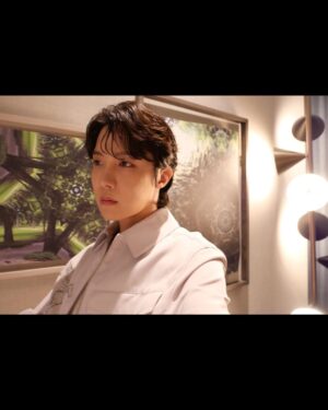 Jung Ho-seok Instagram - Adios 2023 👋🫡