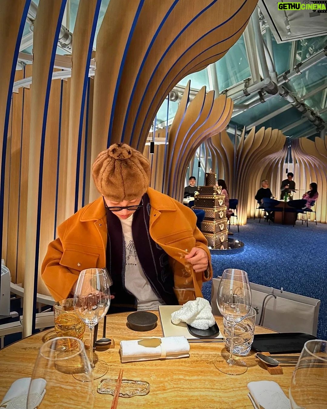 Jung Ho-seok Instagram - 잘 먹었습니다 😋🧡 @louisvuitton