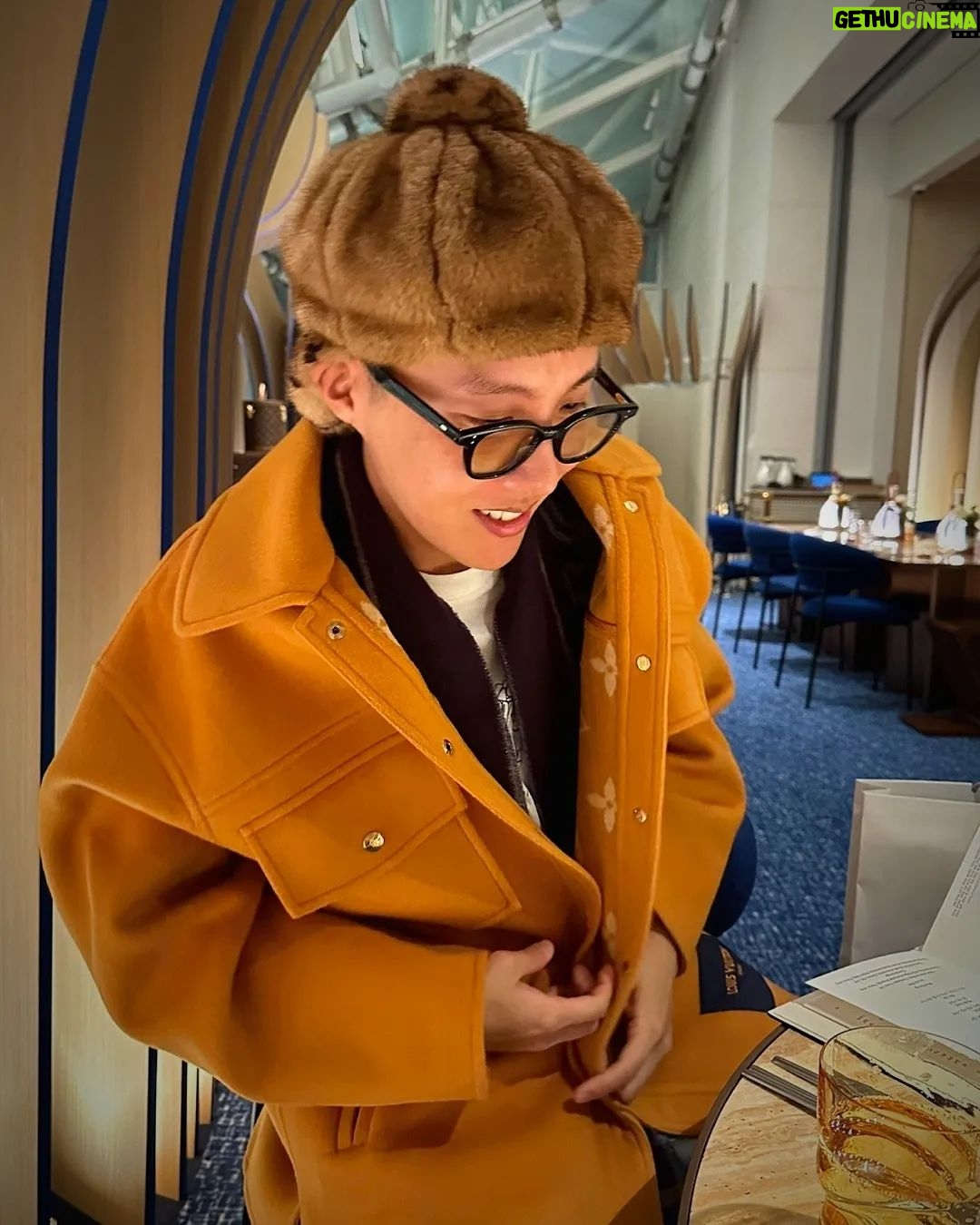 Jung Ho-seok Instagram - 잘 먹었습니다 😋🧡 @louisvuitton