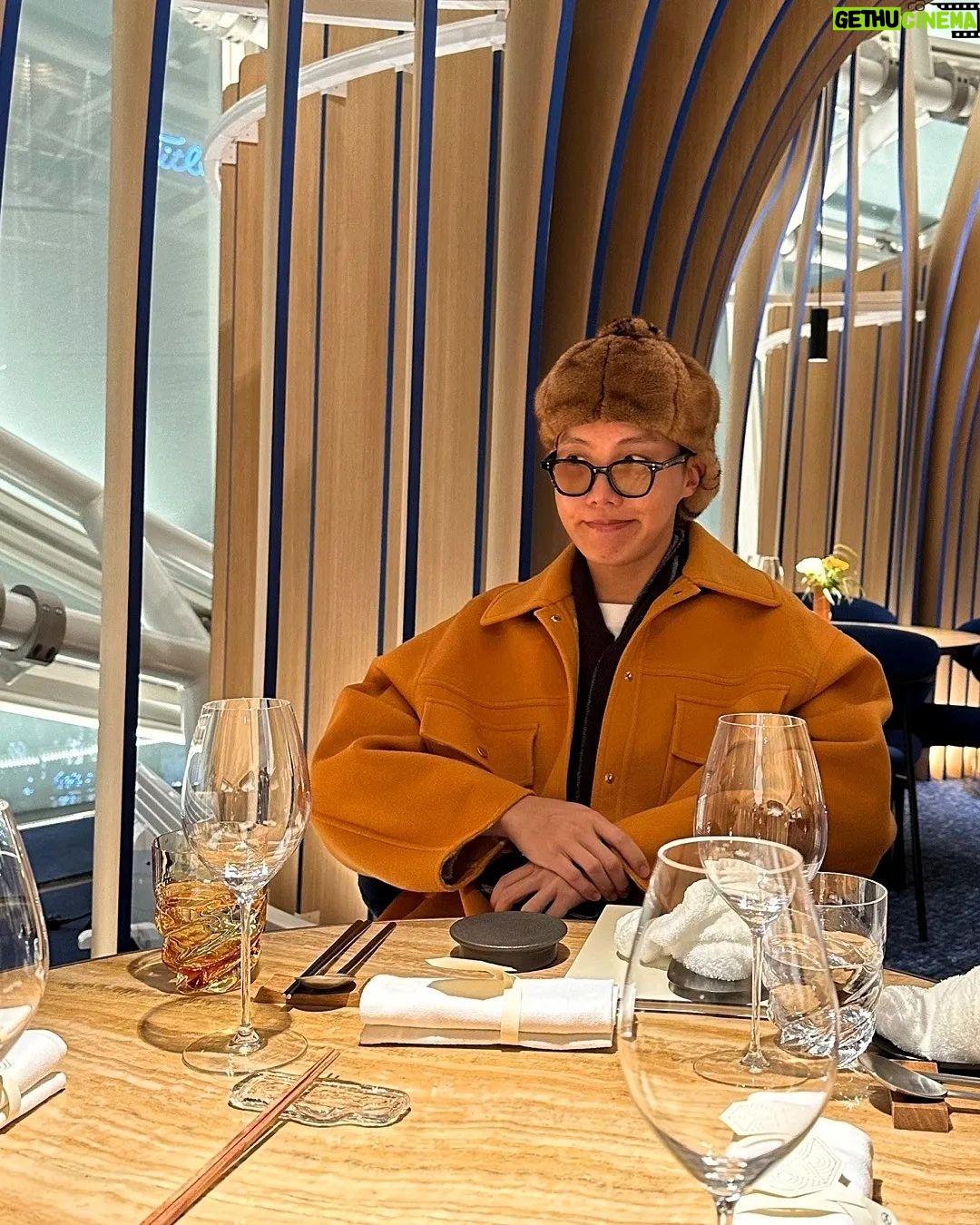 Jung Ho-seok Instagram - 잘 먹었습니다 😋🧡 @louisvuitton