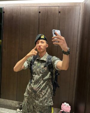 Jung Ho-seok Instagram - 다시 화이팅 하겠습니다!!!🫡💜