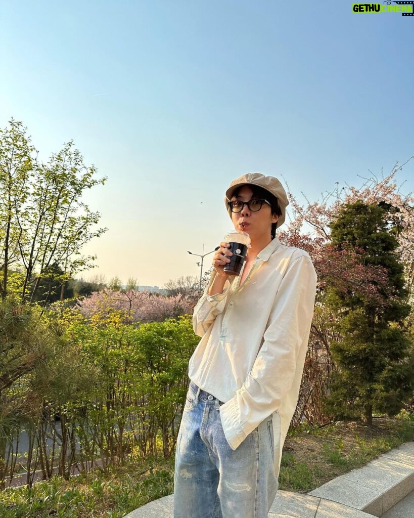 Jung Ho-seok Instagram - 봄