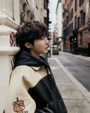 Jung Ho-seok Instagram - on the street