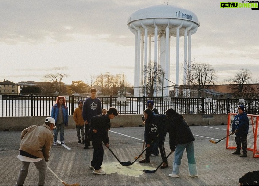 Justin Bieber Instagram - Growing up in Canada and being a leafs fan has always been one of the most meaningful things about life. Having these games to look forward to as a kid made for memories that I will cherish forever! I keep falling more in love with the game of hockey! I want people to know how fun it is and how cool it is and how it deeply connects families all around the world. One of my missions in life is to continue to help evolve the culture of hockey making it feel inclusive for everyone! Unfortunately hockey can be an expensive sport which is why we partnered up with Tim Hortons and the Toronto maple leafs to help in this area. We want people all over the world to have access to the game! HOCKEY IS FOR EVERYONE , it’s a game that can teach us about teamwork, chemistry, coordination, style, managing disappointment, growth etc. our leafs lost last night but still made for a beautiful memories with my beautiful family. So grateful to the NHL and the Leafs organization for including me in telling the story of hockey and what it means to so many of us. GO LEAFS GO