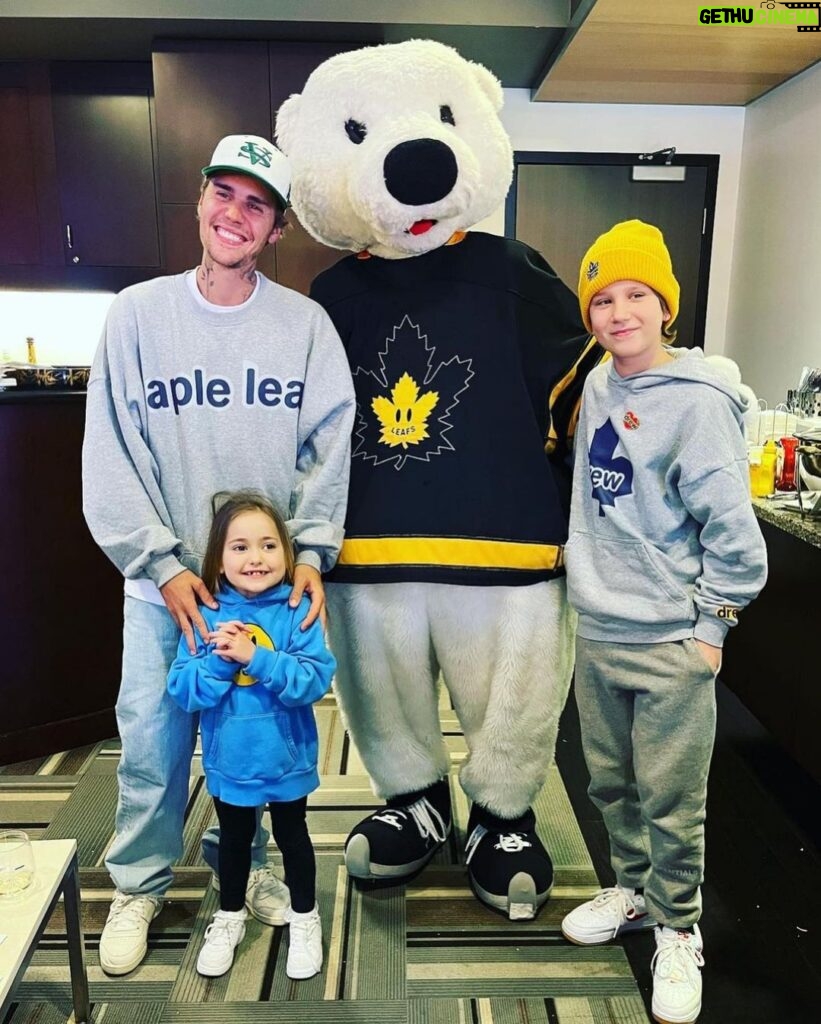 Justin Bieber Instagram - Growing up in Canada and being a leafs fan has always been one of the most meaningful things about life. Having these games to look forward to as a kid made for memories that I will cherish forever! I keep falling more in love with the game of hockey! I want people to know how fun it is and how cool it is and how it deeply connects families all around the world. One of my missions in life is to continue to help evolve the culture of hockey making it feel inclusive for everyone! Unfortunately hockey can be an expensive sport which is why we partnered up with Tim Hortons and the Toronto maple leafs to help in this area. We want people all over the world to have access to the game! HOCKEY IS FOR EVERYONE , it’s a game that can teach us about teamwork, chemistry, coordination, style, managing disappointment, growth etc. our leafs lost last night but still made for beautiful memories with my beautiful family. So grateful to the NHL and the Leafs organization for including me in telling the story of hockey and what it means to so many of us. GO LEAFS GO