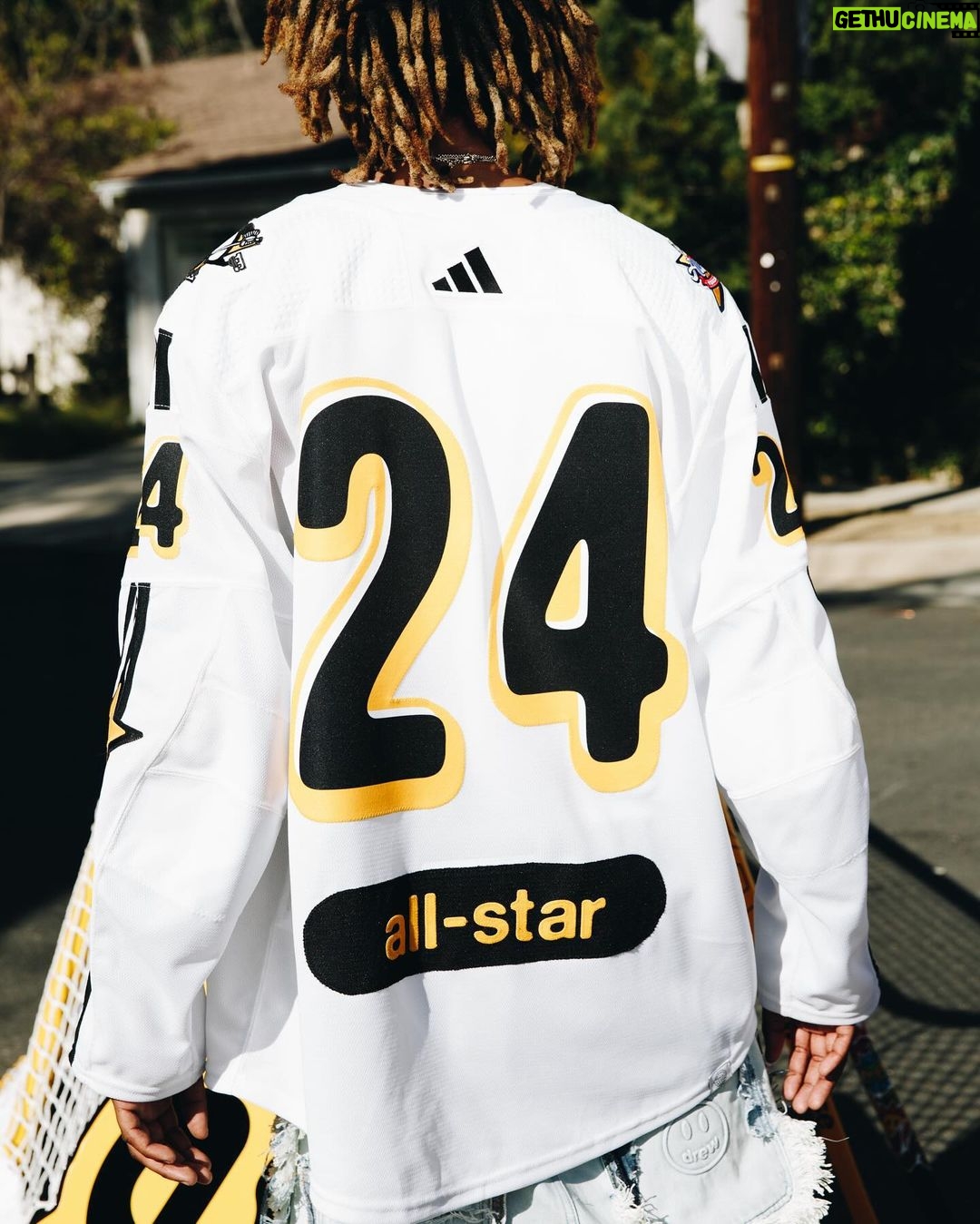 Justin Bieber Instagram - @drewhouse @nhl @adidas @mapleleafs 📷: @tyrellhampton