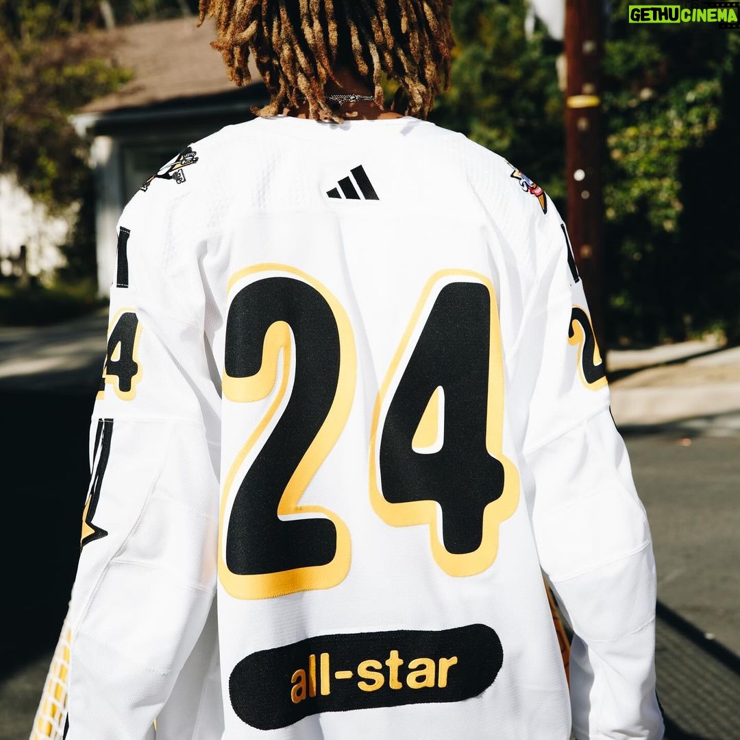 Justin Bieber Instagram - @nhl @adidas @drewhouse 📷: @tyrellhampton