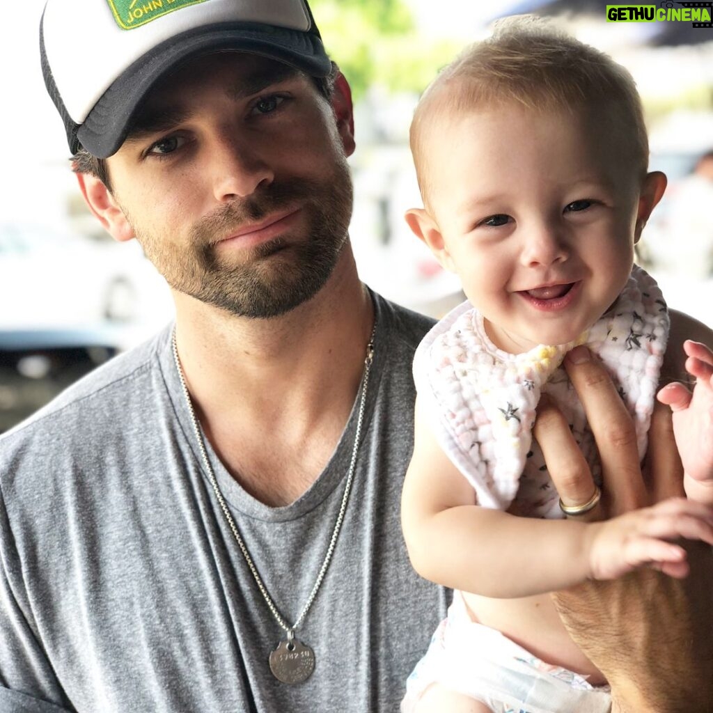 Justin Gaston Instagram - When your baby has to wear a bib because she has a blowout in the car and you forgot to bring extra clothes. 🤦🏻‍♂️ #dadlifeyo