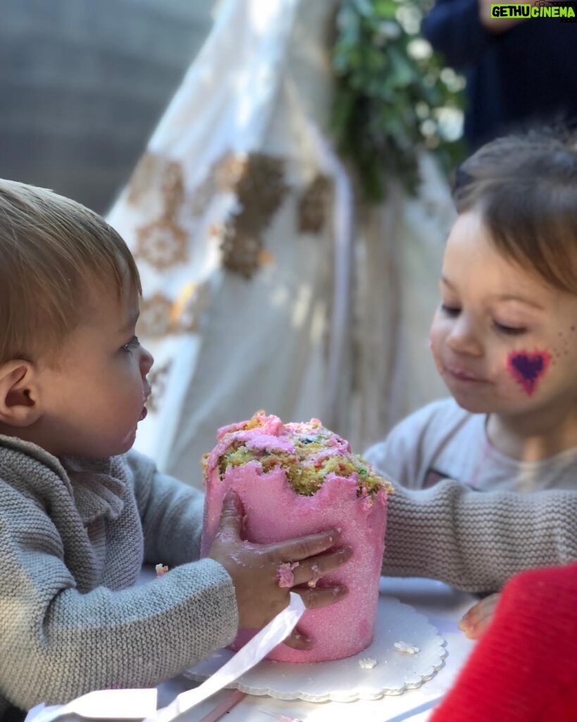 Justin Gaston Instagram - Can’t believe our little baby is already 1. Love you Soph. annnnnnd... @mel_ordway mel_ordway outdid herself on the party again.