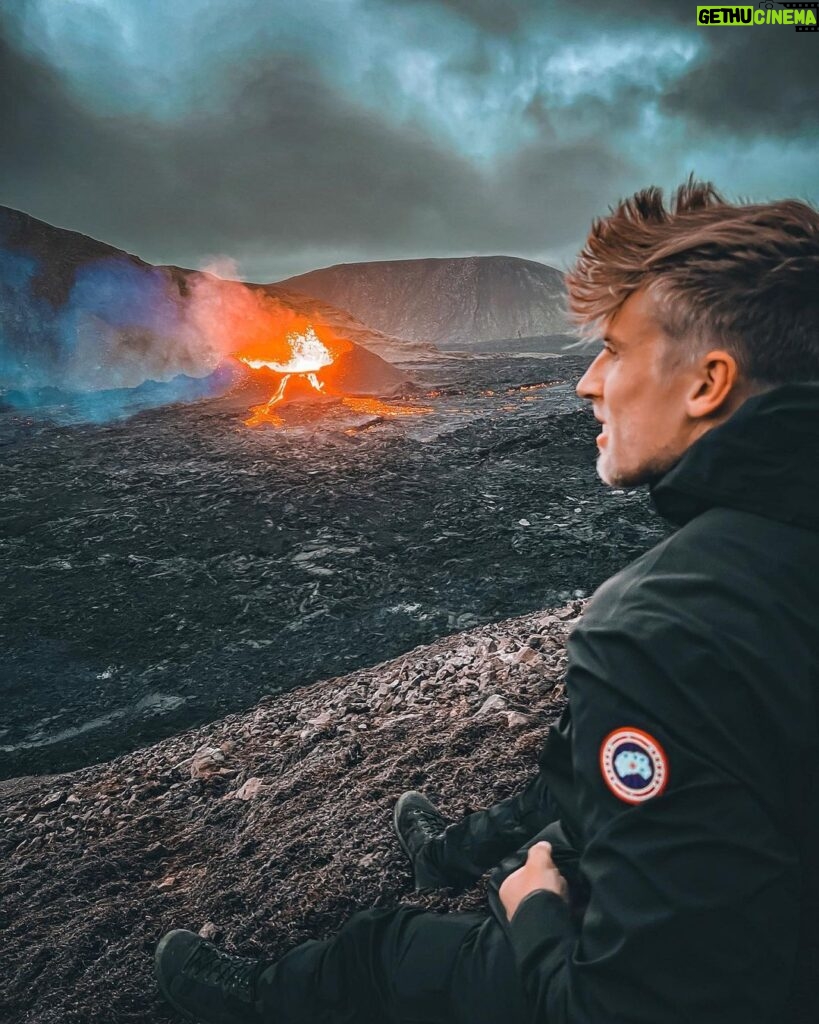 Justin Howell Instagram - Mordor 🌋 Iceland 🇮🇸 📸 @mich.todorovic 🙏🏼 . @canadagoose .⁣ .⁣ .⁣ .⁣ #activevolcano #flight #iceland #icelandic #icelandscape #icelandtravel #icelandtrip #iceland🇮🇸 #kinobody #landscapephotography #masterchief #stuntman #stunts #titans #traveltheworld #vacation #vacation2020 #vacationmode #vacations #vacationtime #vacationvibes #visiticeland #volcano Fagradalsfjall Volcano